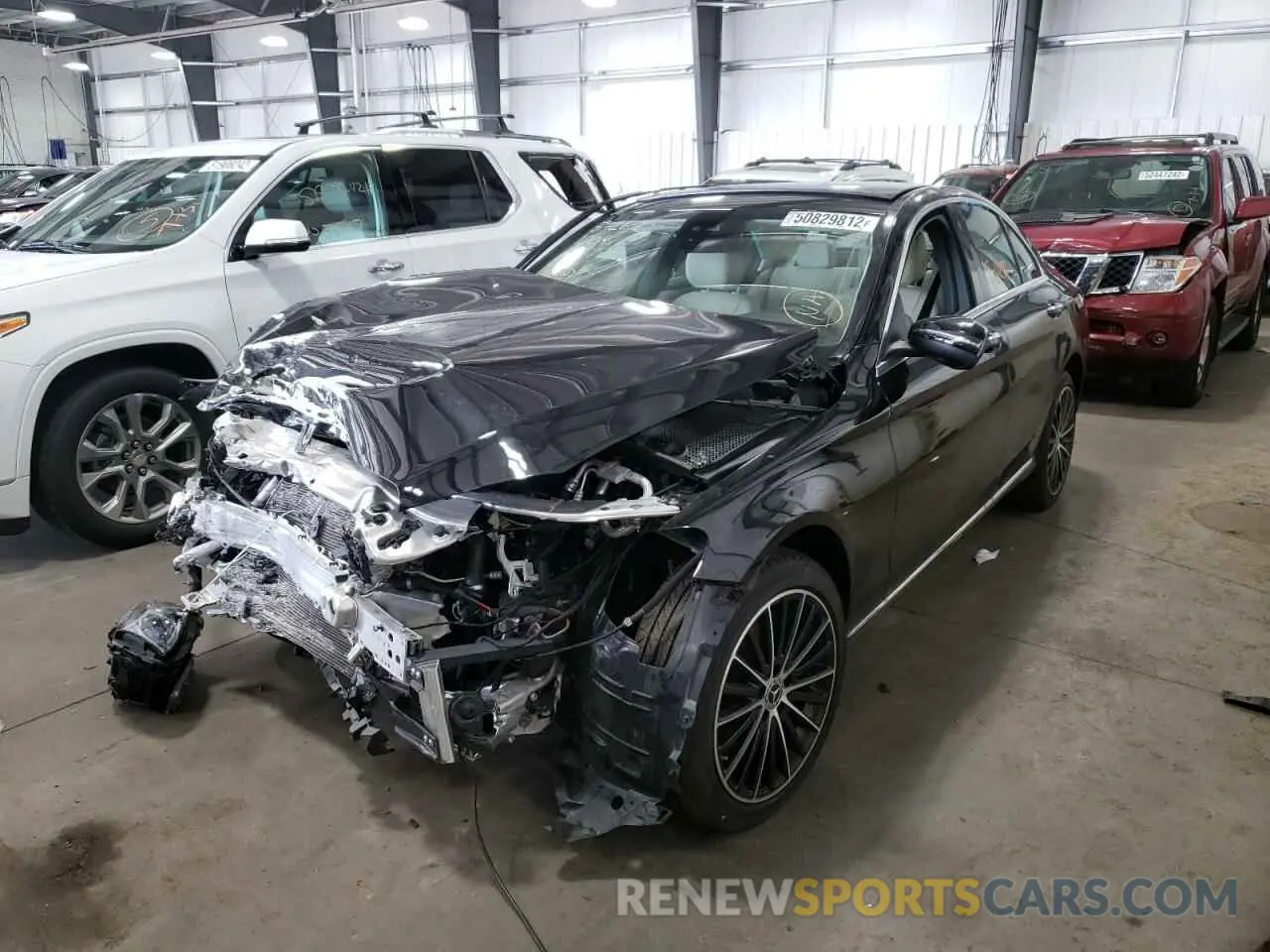 2 fotografías del automóvil dañado W1KWF8EB6MR611711 MERCEDES-BENZ C-CLASS 2021