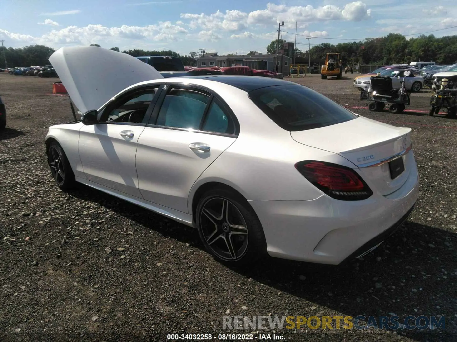 3 fotografías del automóvil dañado W1KWF8EB7MR623060 MERCEDES-BENZ C-CLASS 2021