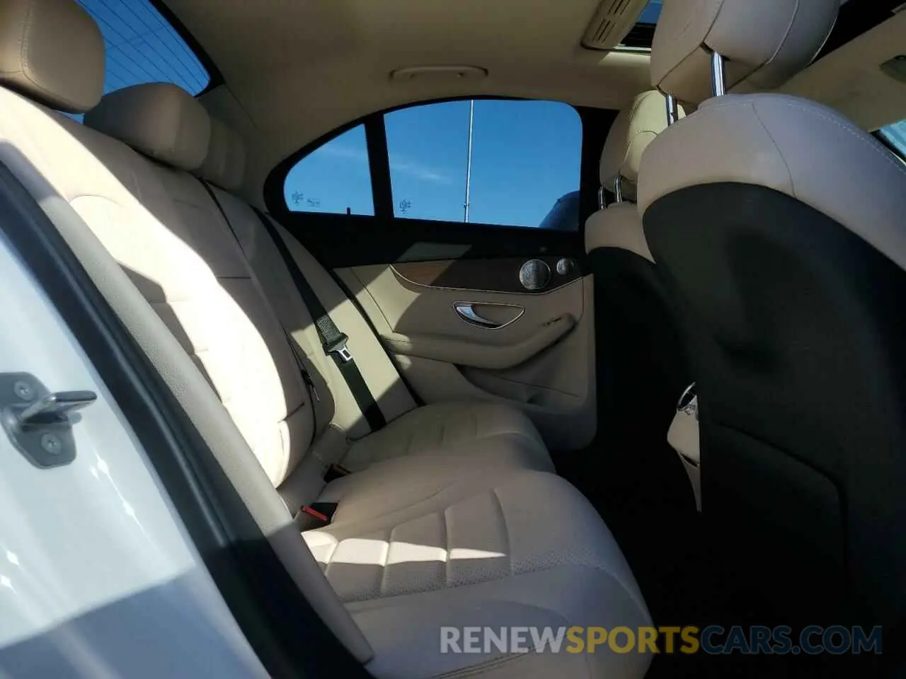 10 fotografías del automóvil dañado W1KWF8EB8MR614237 MERCEDES-BENZ C-CLASS 2021