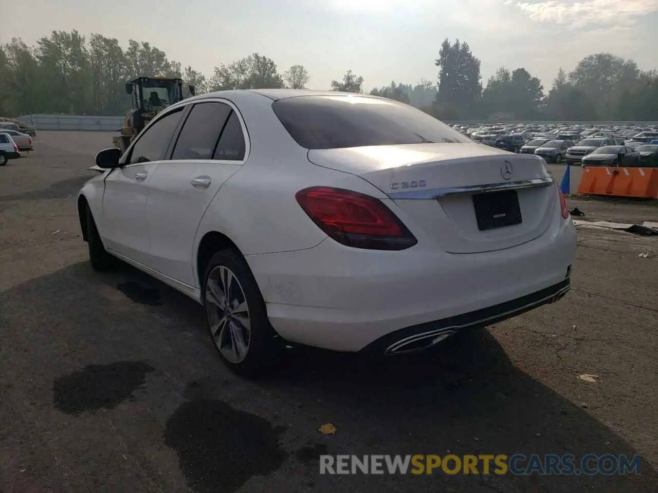 3 fotografías del automóvil dañado W1KWF8EB8MR636755 MERCEDES-BENZ C-CLASS 2021