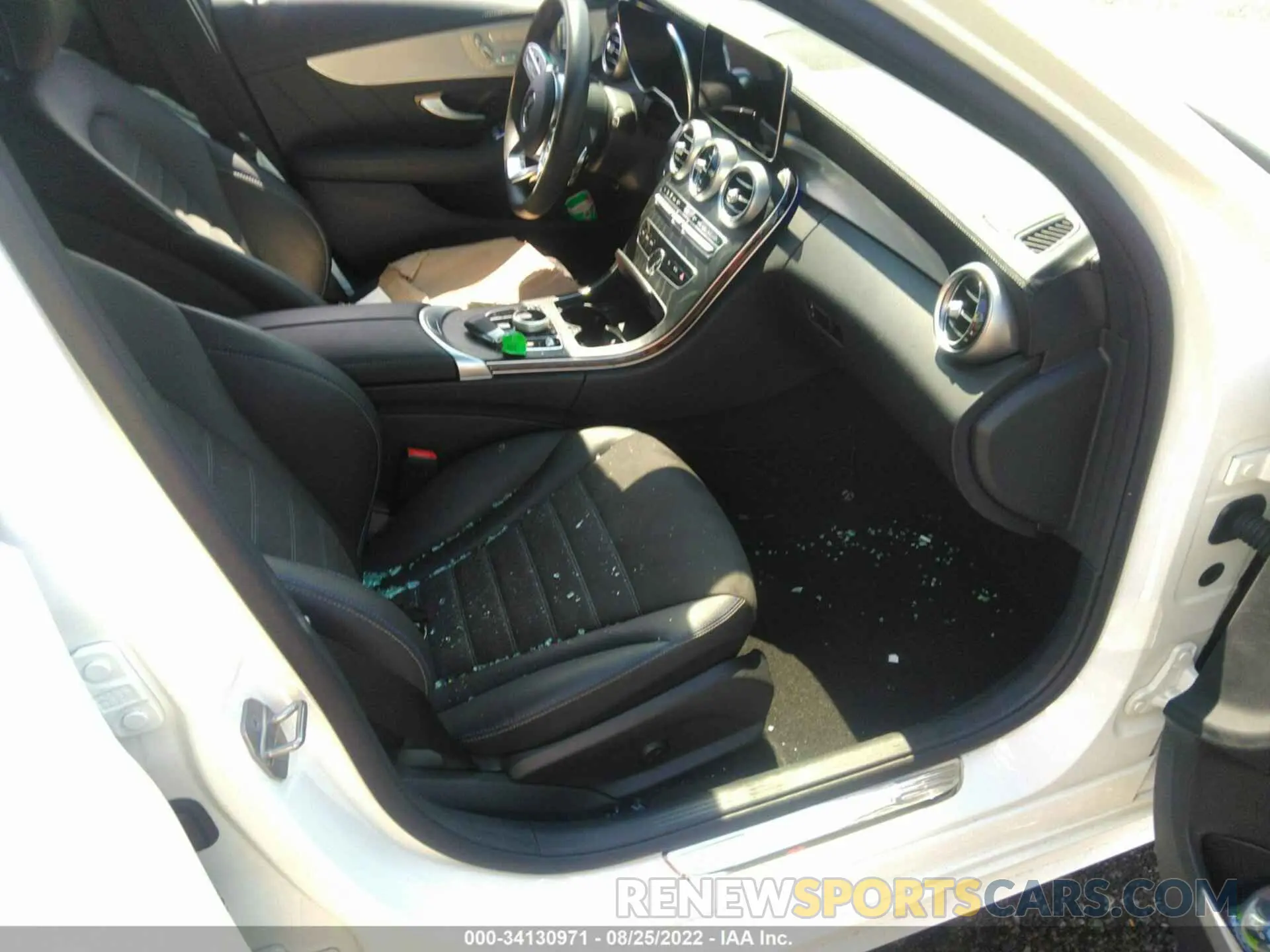 5 fotografías del automóvil dañado W1KWF8EB9MR625800 MERCEDES-BENZ C-CLASS 2021
