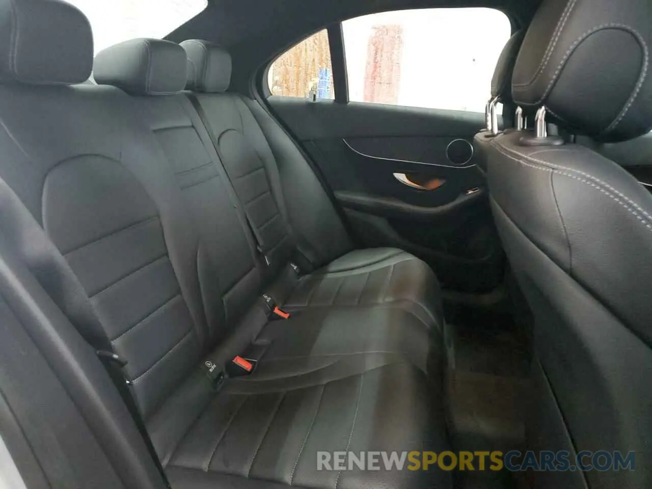 10 fotografías del automóvil dañado W1KWF8EBXMR636515 MERCEDES-BENZ C-CLASS 2021