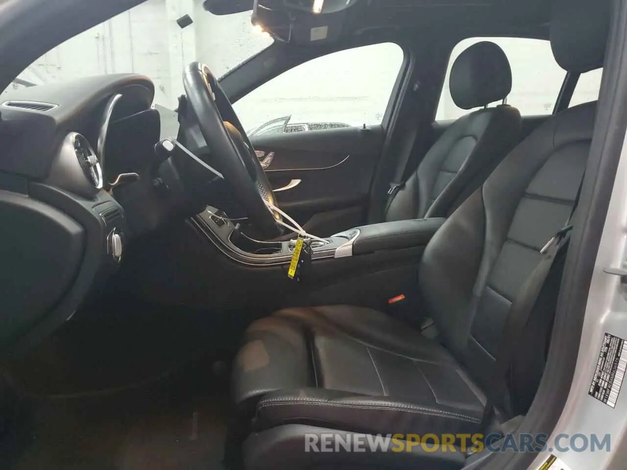7 fotografías del automóvil dañado W1KWF8EBXMR636515 MERCEDES-BENZ C-CLASS 2021