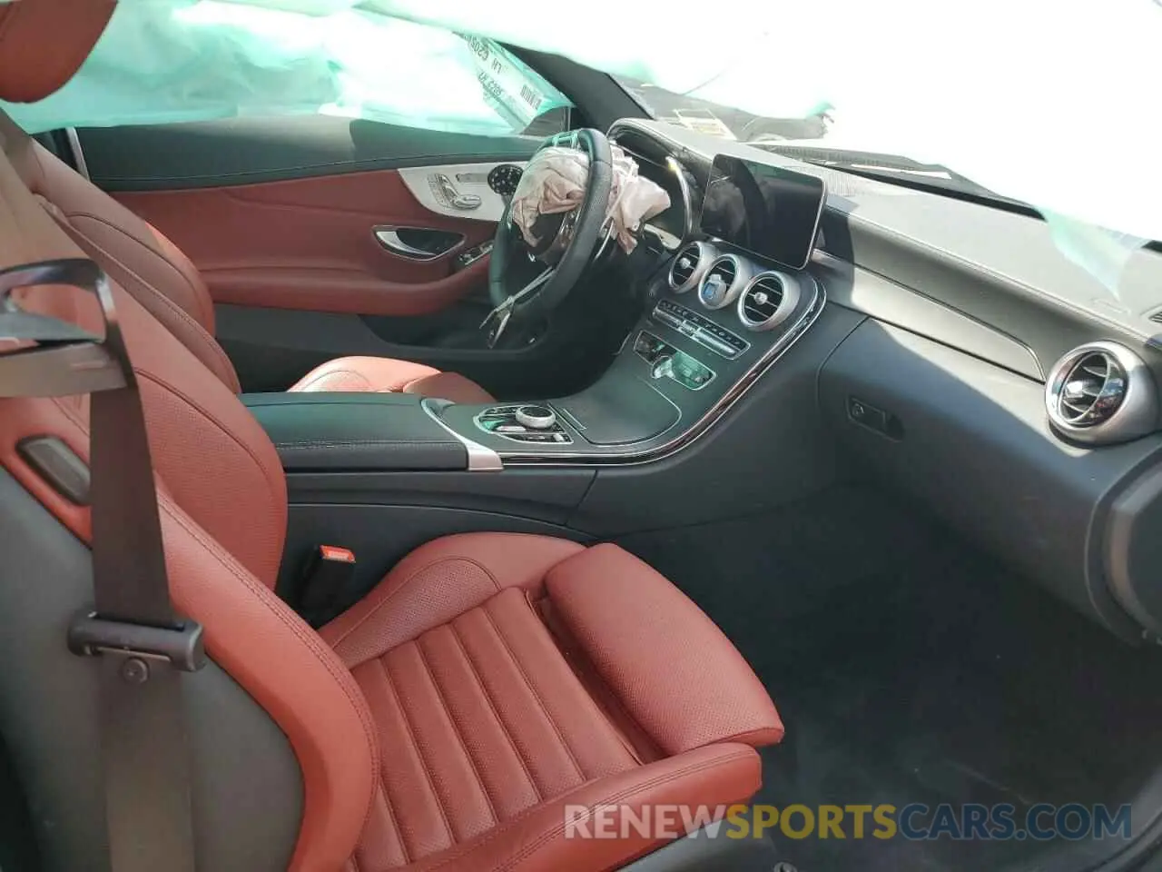 5 fotografías del automóvil dañado W1KWJ6EB2MG068890 MERCEDES-BENZ C-CLASS 2021