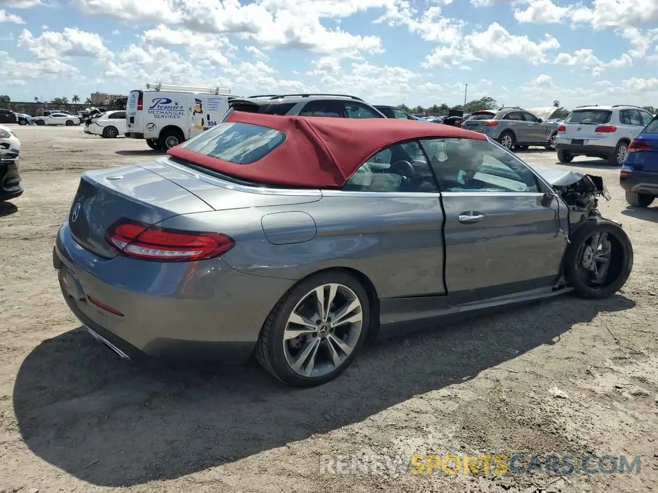 3 fotografías del automóvil dañado W1KWK8DB7MG049195 MERCEDES-BENZ C-CLASS 2021