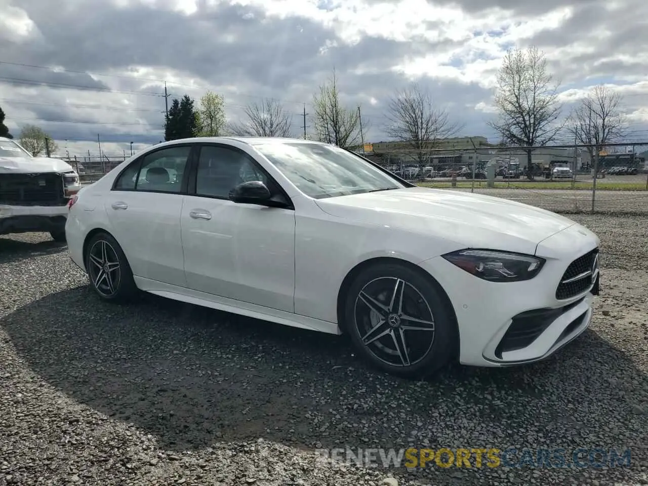 4 fotografías del automóvil dañado W1KAF4HB5NR009611 MERCEDES-BENZ C-CLASS 2022