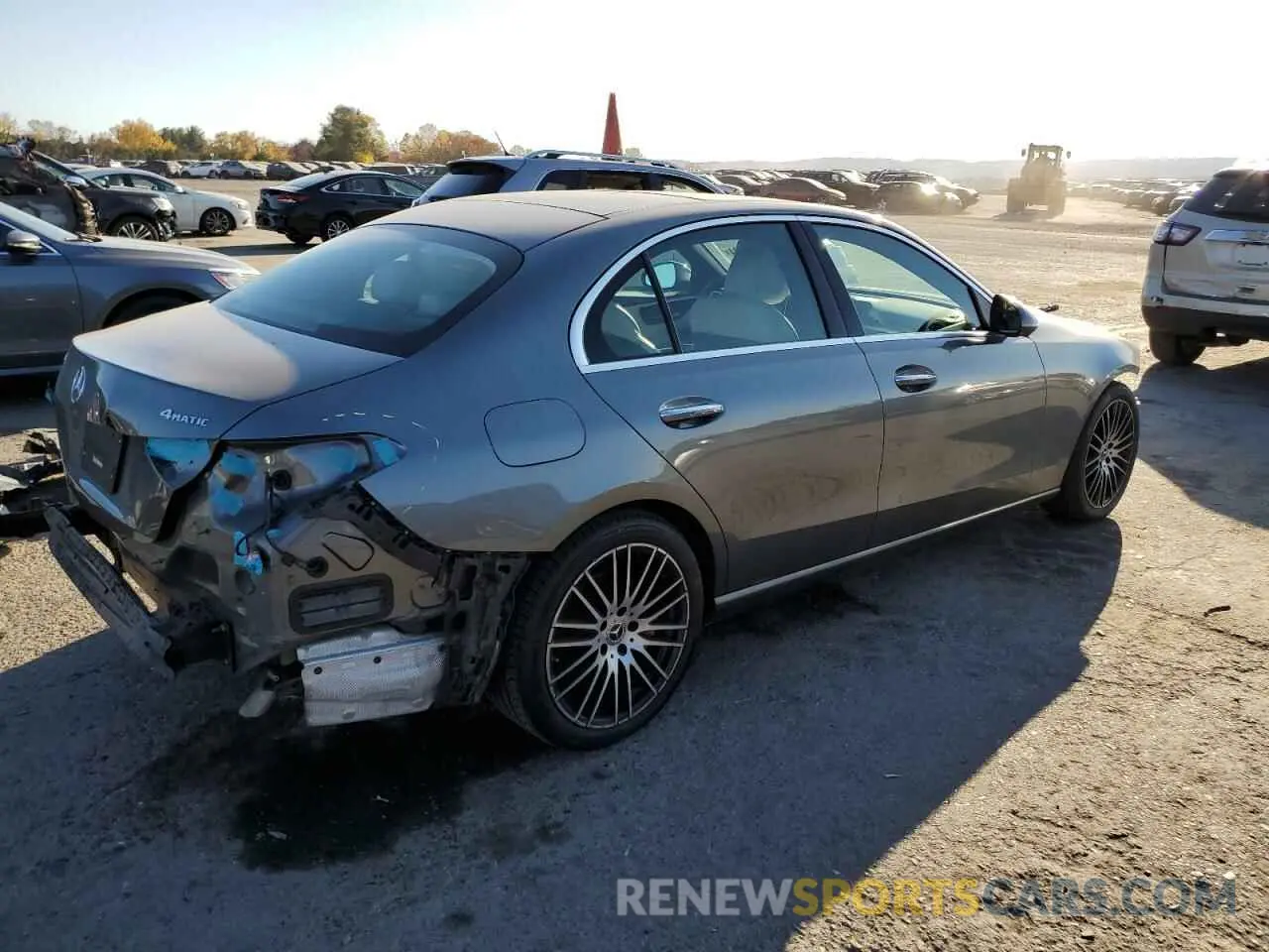 3 fotografías del automóvil dañado W1KAF4HB6NR009780 MERCEDES-BENZ C-CLASS 2022
