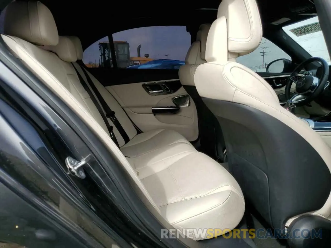 10 fotografías del automóvil dañado W1KAF4GB0PR140272 MERCEDES-BENZ C-CLASS 2023