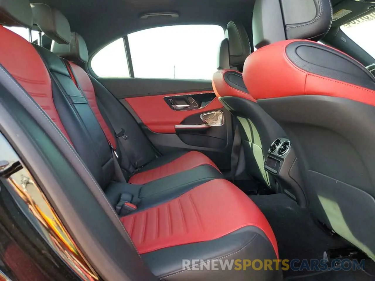 10 fotografías del automóvil dañado W1KAF4GB1PR135033 MERCEDES-BENZ C-CLASS 2023