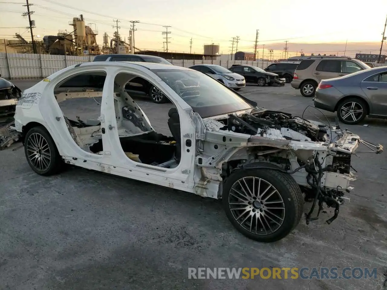4 fotografías del automóvil dañado W1KAF4GB3PR087261 MERCEDES-BENZ C-CLASS 2023