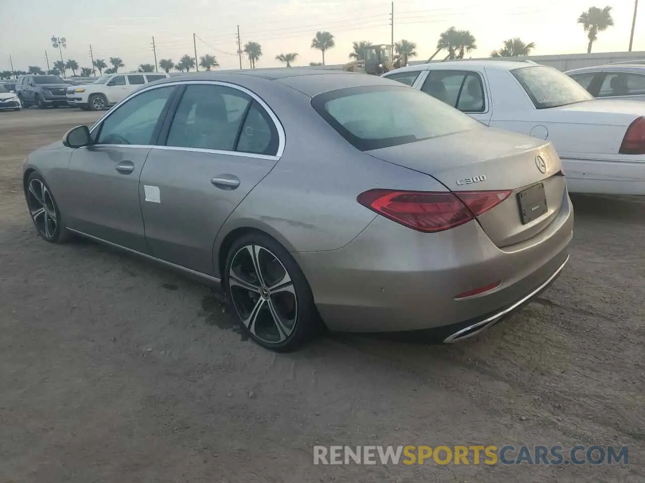 2 fotografías del automóvil dañado W1KAF4GB4PR144969 MERCEDES-BENZ C-CLASS 2023