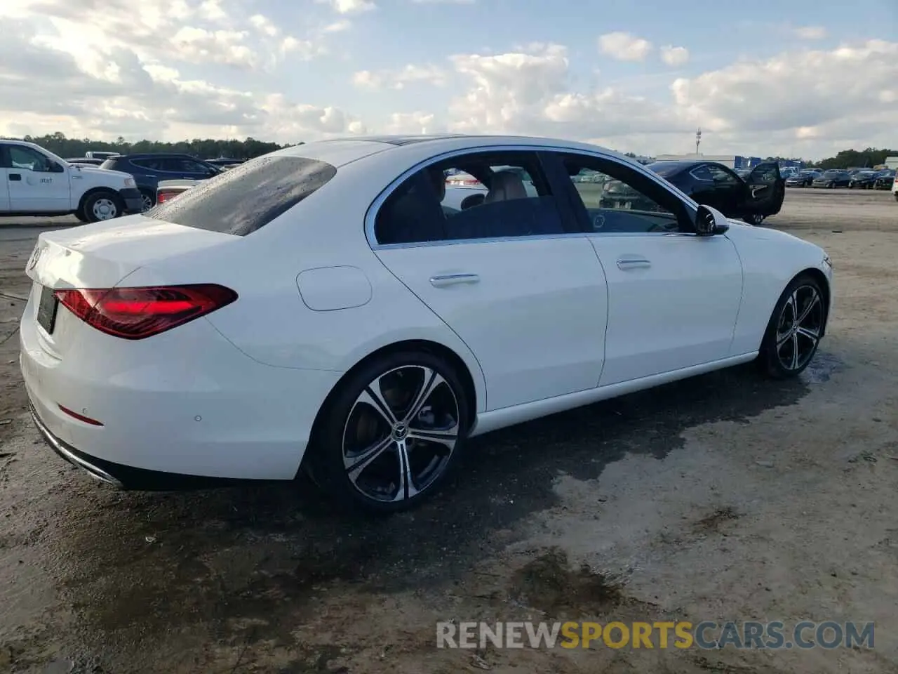 3 fotografías del automóvil dañado W1KAF4GB5PR145435 MERCEDES-BENZ C-CLASS 2023