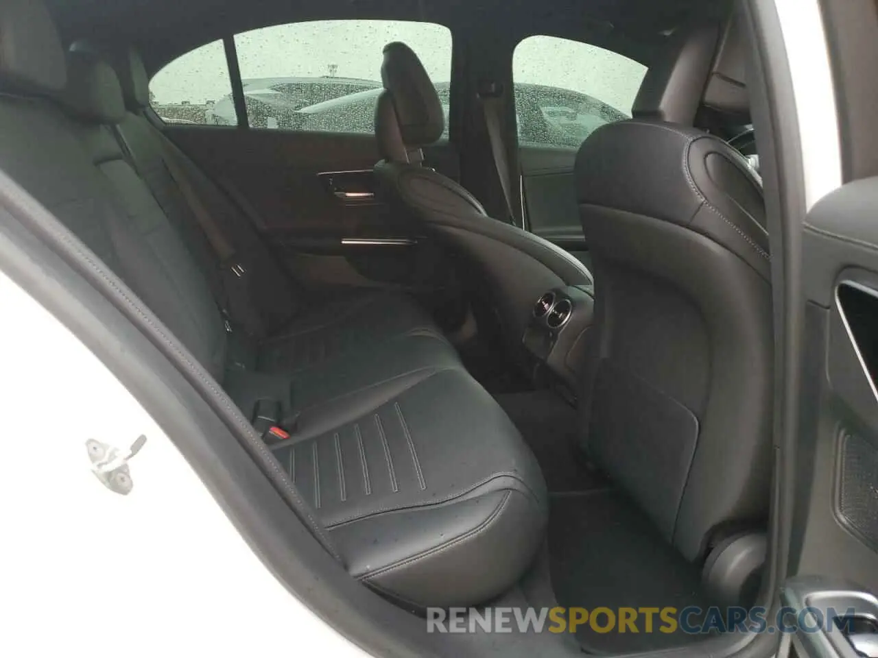 10 fotografías del automóvil dañado W1KAF4GB8PR072657 MERCEDES-BENZ C-CLASS 2023