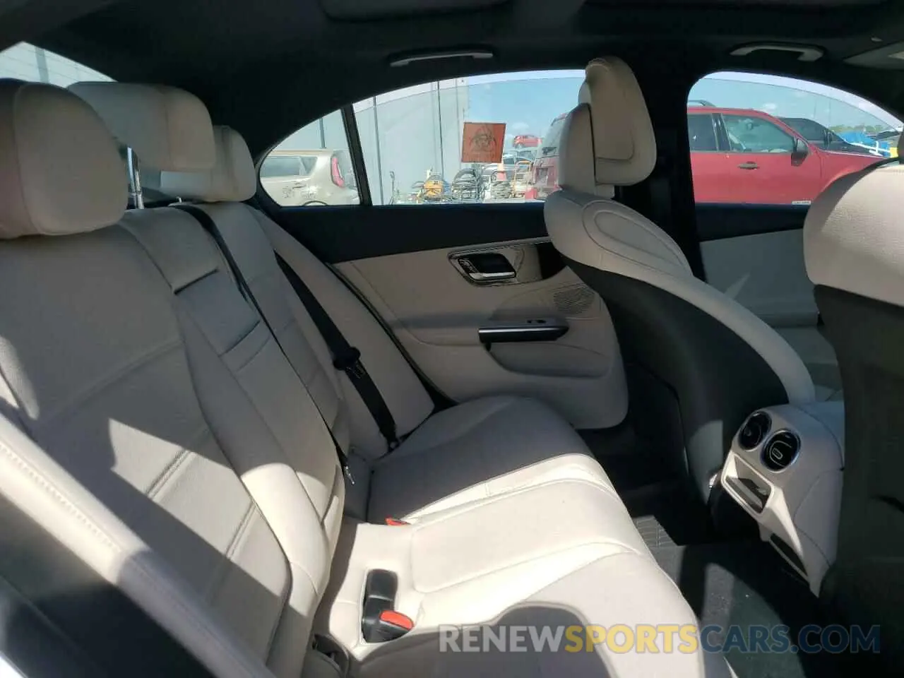10 fotografías del automóvil dañado W1KAF4GB9PR087460 MERCEDES-BENZ C-CLASS 2023
