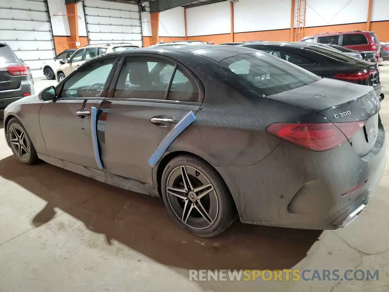 2 fotografías del automóvil dañado W1KAF4HB2PR135234 MERCEDES-BENZ C-CLASS 2023
