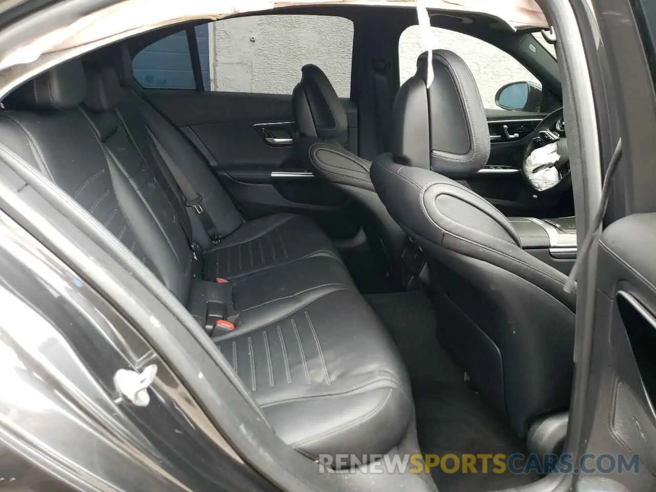 10 fotografías del automóvil dañado W1KAF4HB4PR108908 MERCEDES-BENZ C-CLASS 2023