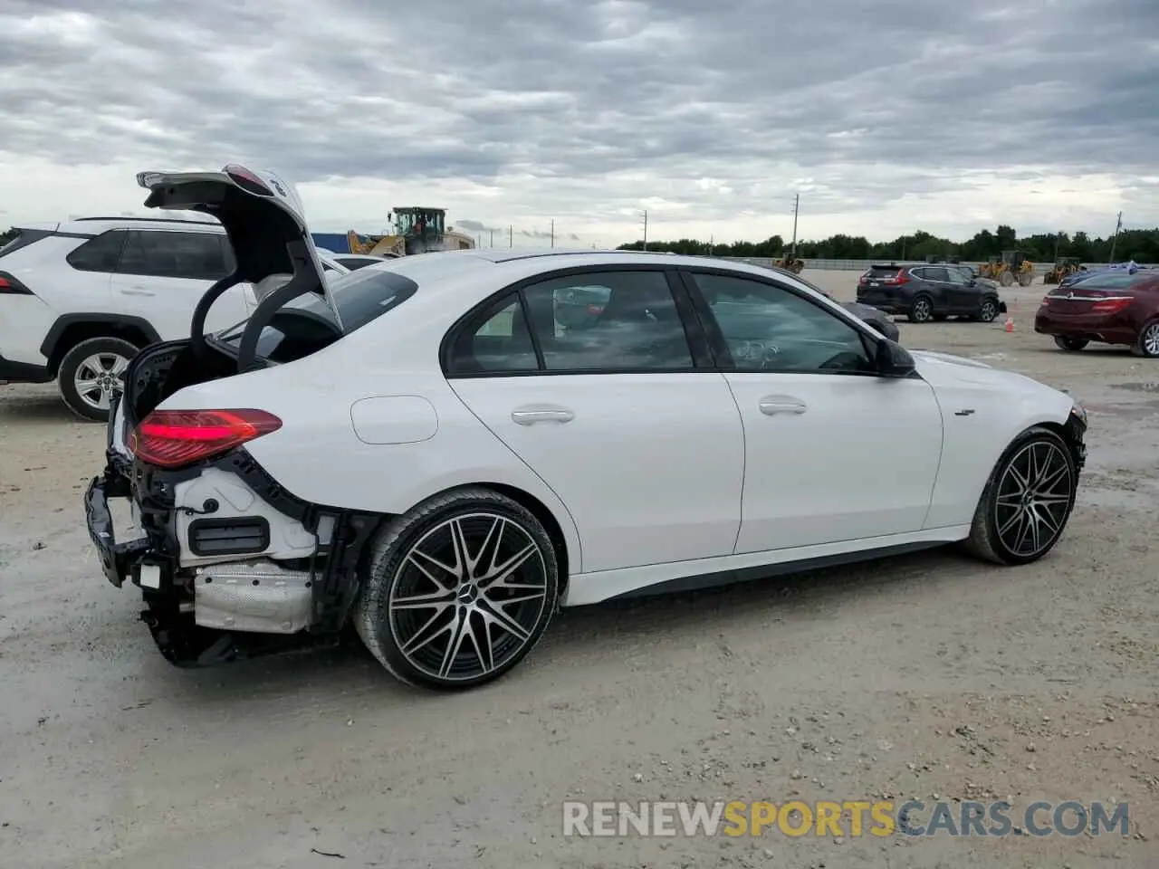 3 fotografías del automóvil dañado W1KAF8HB7PR122907 MERCEDES-BENZ C-CLASS 2023