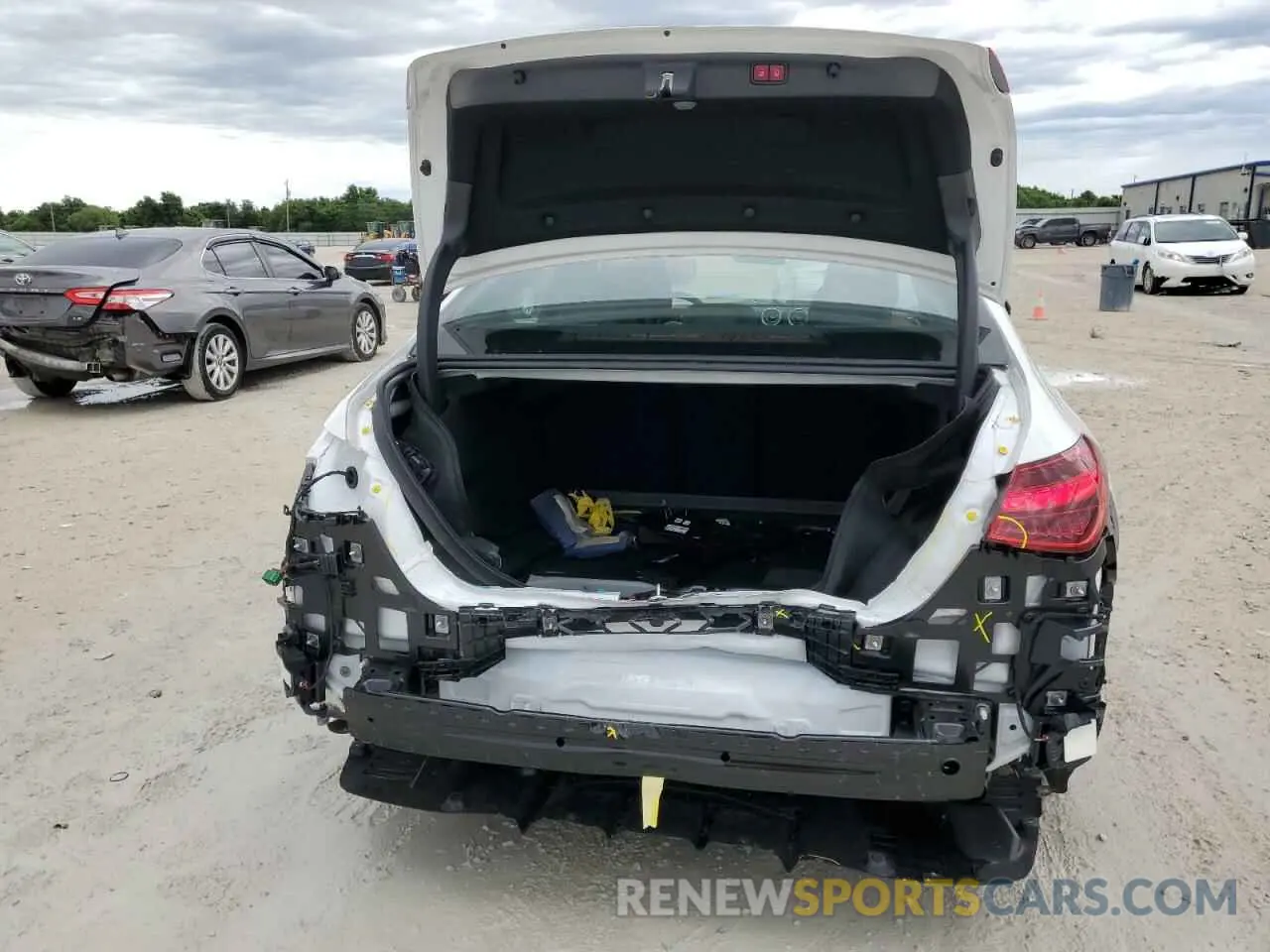6 fotografías del automóvil dañado W1KAF8HB7PR122907 MERCEDES-BENZ C-CLASS 2023