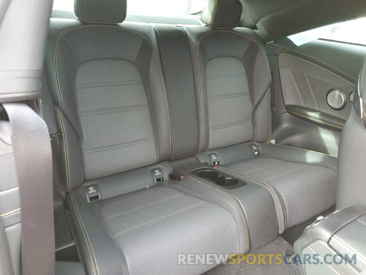 10 fotografías del automóvil dañado W1KWJ8HB5PG122761 MERCEDES-BENZ C-CLASS 2023
