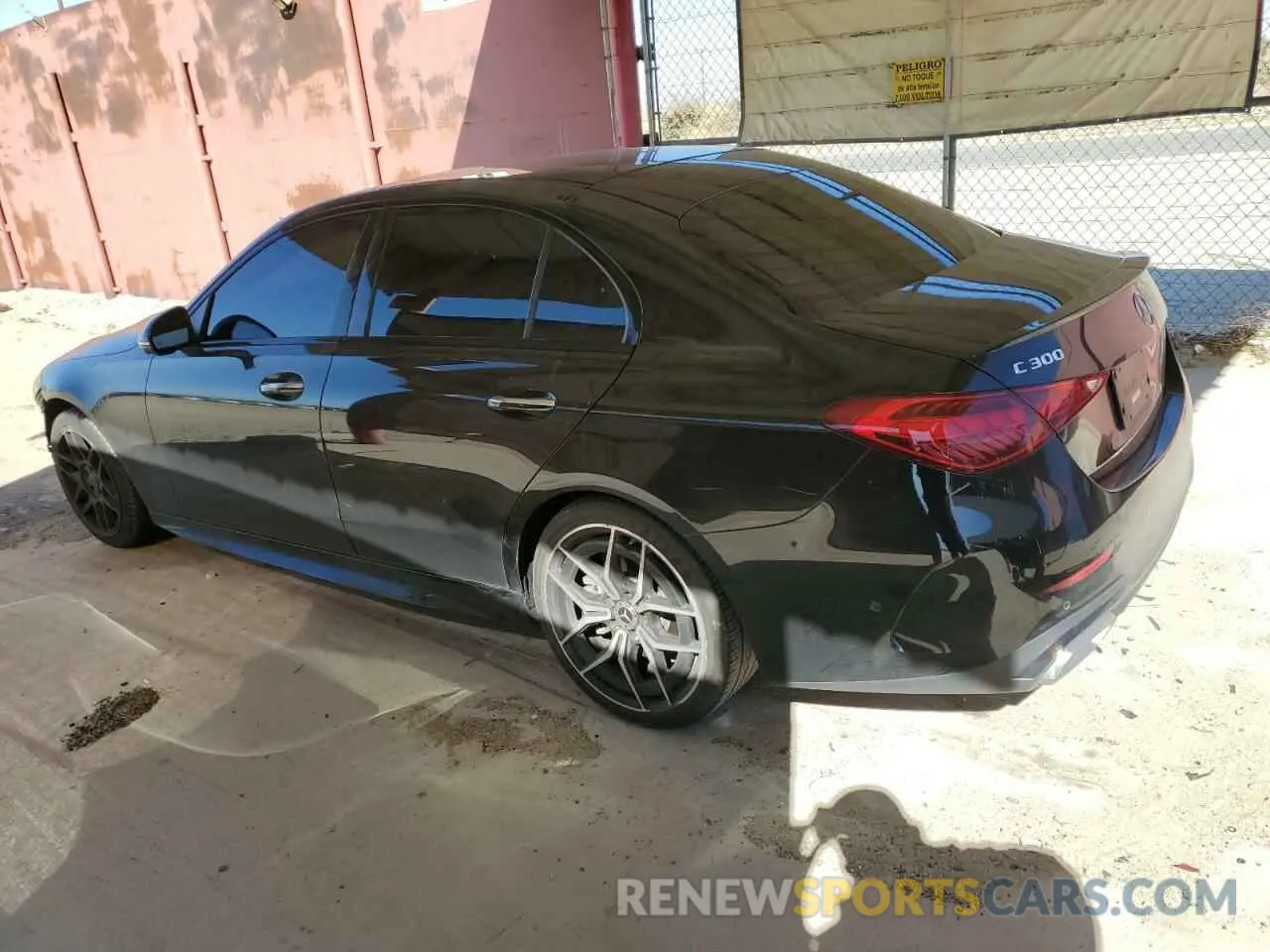 2 fotografías del automóvil dañado W1KAF4GB0RR181312 MERCEDES-BENZ C-CLASS 2024
