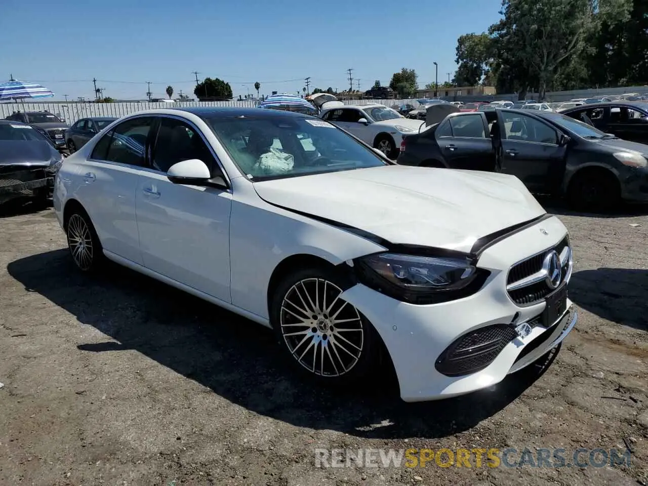 4 fotografías del automóvil dañado W1KAF4GB0RR231027 MERCEDES-BENZ C-CLASS 2024