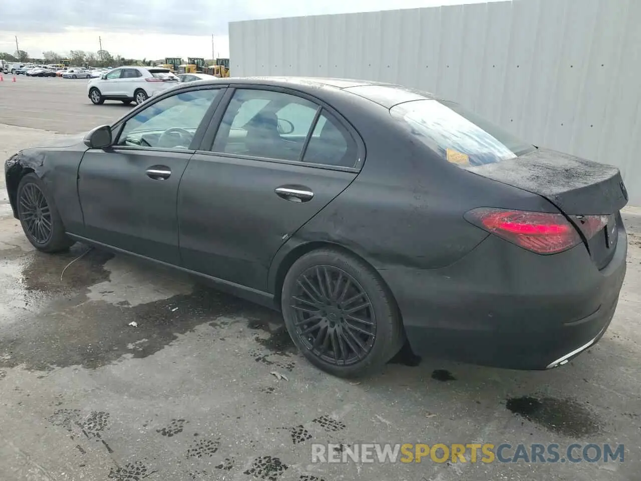 2 fotografías del automóvil dañado W1KAF4GB1RR177964 MERCEDES-BENZ C-CLASS 2024
