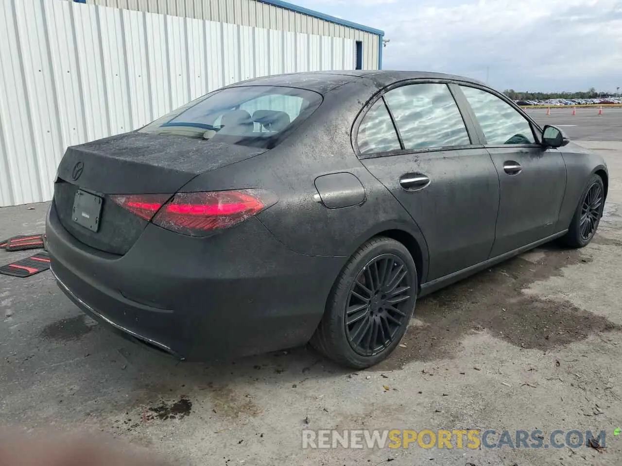 3 fotografías del automóvil dañado W1KAF4GB1RR177964 MERCEDES-BENZ C-CLASS 2024