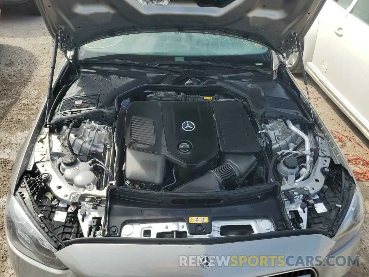 11 fotografías del automóvil dañado W1KAF4GB6RR205855 MERCEDES-BENZ C-CLASS 2024