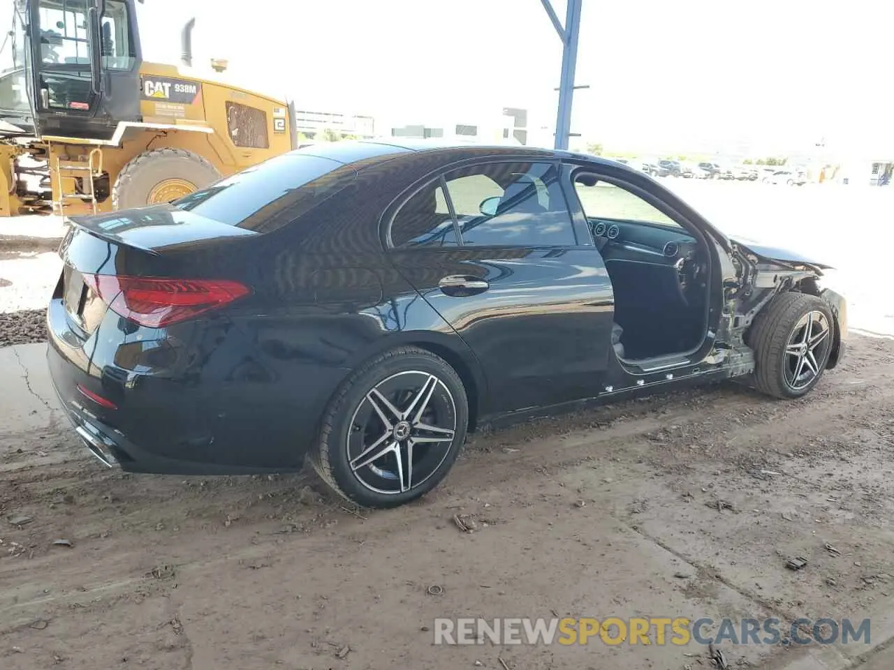 3 fotografías del automóvil dañado W1KAF4GB6RR225815 MERCEDES-BENZ C-CLASS 2024
