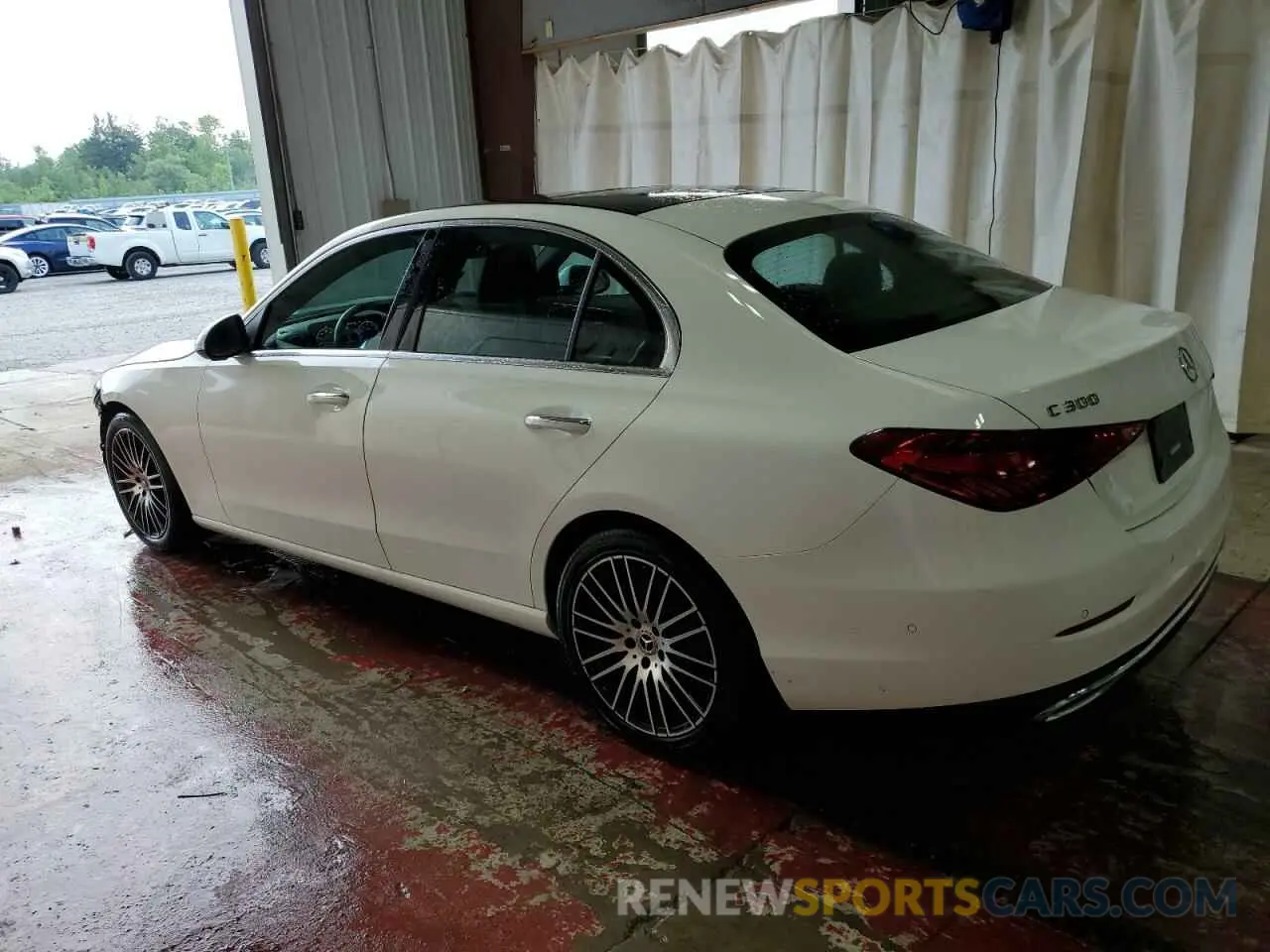 2 fotografías del automóvil dañado W1KAF4GB8RR186869 MERCEDES-BENZ C-CLASS 2024