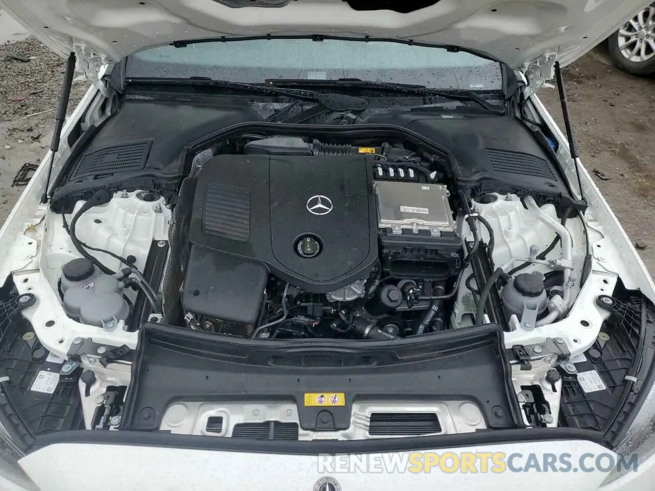12 fotografías del automóvil dañado W1KAF4GB8RR213116 MERCEDES-BENZ C-CLASS 2024