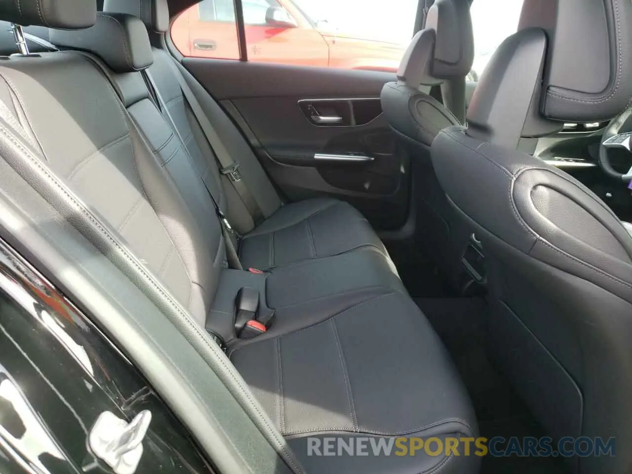 10 fotografías del automóvil dañado W1KAF4GB9RR221614 MERCEDES-BENZ C-CLASS 2024