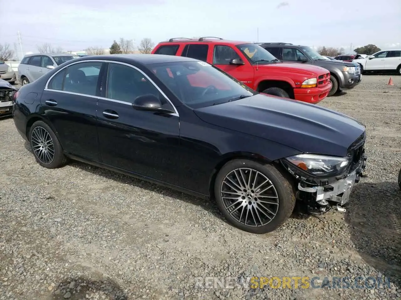 4 fotografías del automóvil dañado W1KAF4GB9RR221614 MERCEDES-BENZ C-CLASS 2024