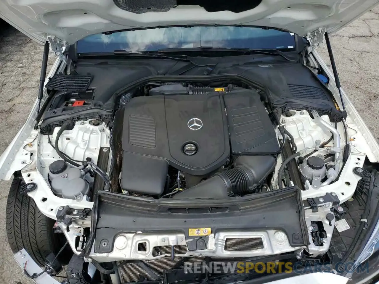 11 fotografías del automóvil dañado W1KAF4HB7RR229936 MERCEDES-BENZ C-CLASS 2024
