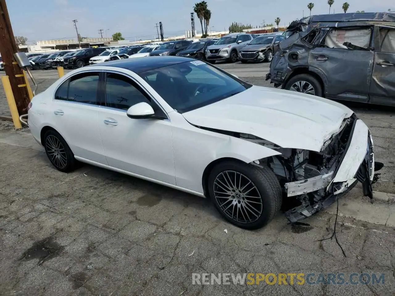 4 fotografías del automóvil dañado W1KAF4HB7RR229936 MERCEDES-BENZ C-CLASS 2024