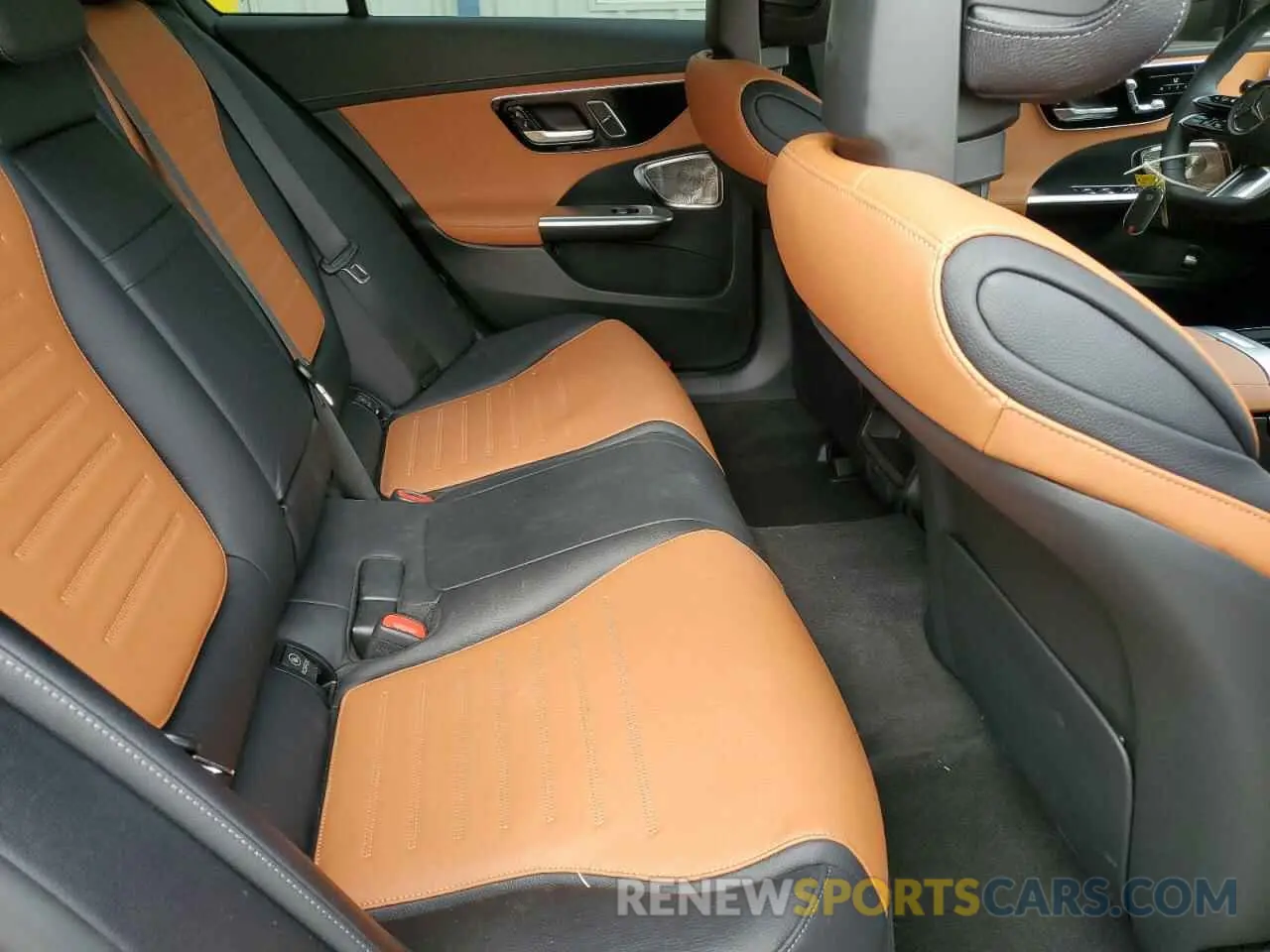 10 fotografías del automóvil dañado W1KAF4HB8RR198163 MERCEDES-BENZ C-CLASS 2024