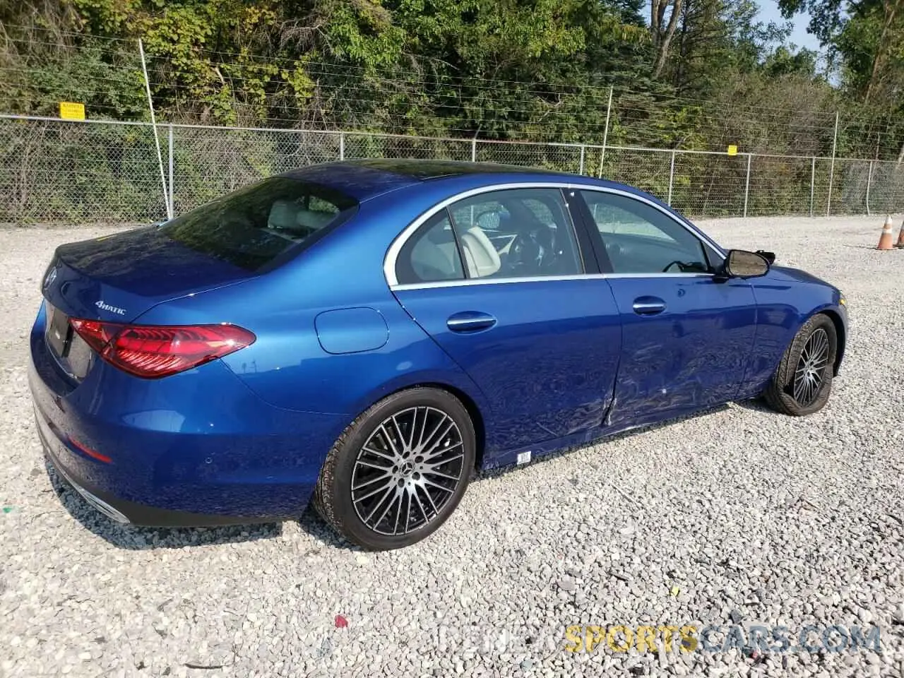 3 fotografías del automóvil dañado W1KAF4HB9RR211437 MERCEDES-BENZ C-CLASS 2024