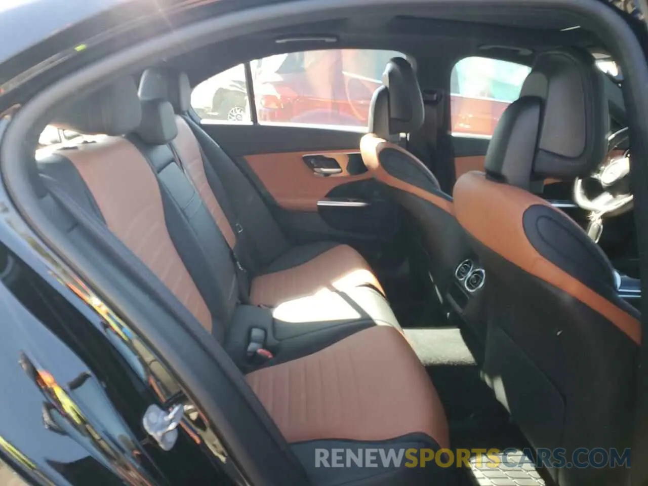 10 fotografías del automóvil dañado W1KAF4HBXRR177105 MERCEDES-BENZ C-CLASS 2024
