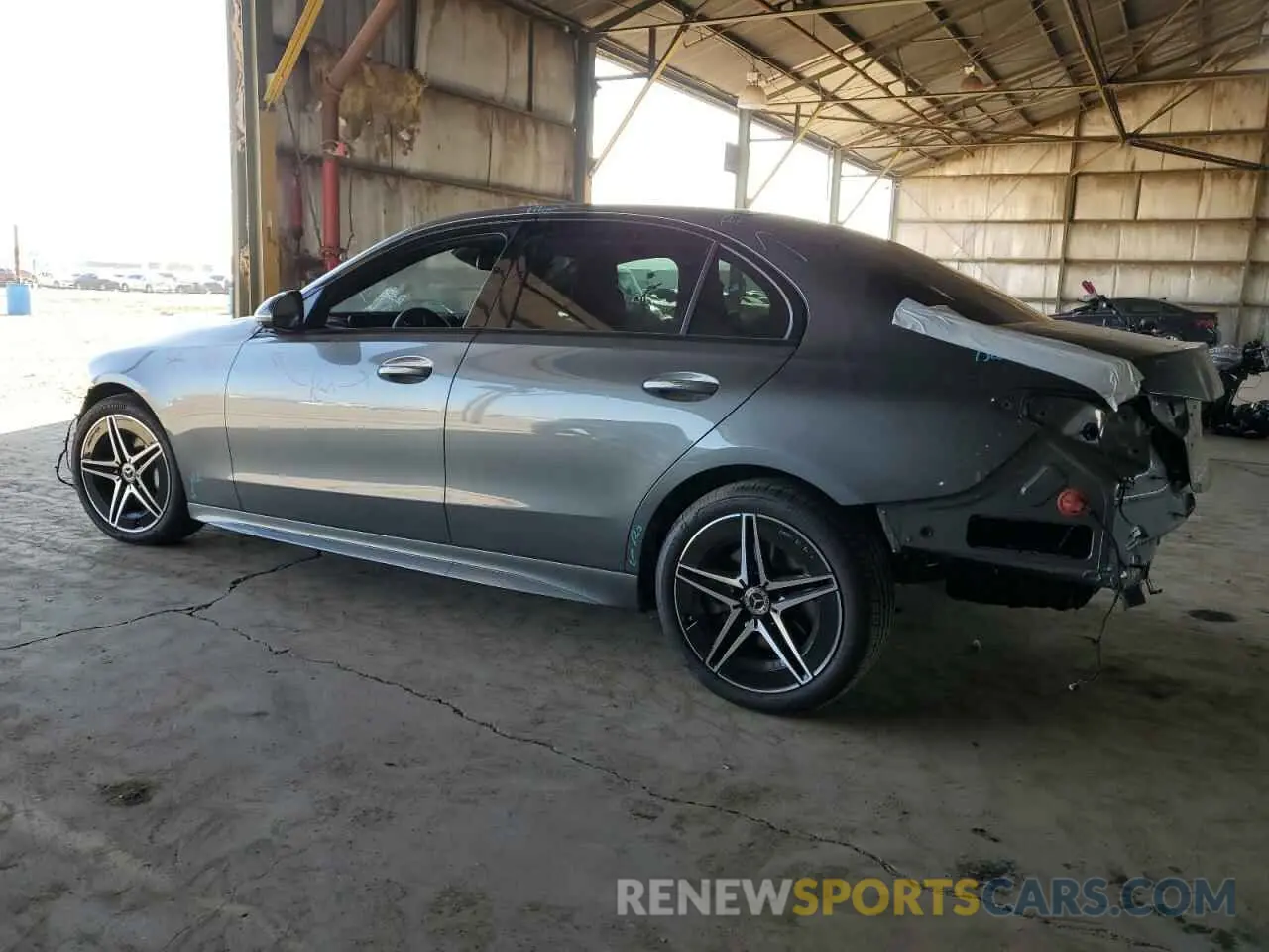 2 fotografías del automóvil dañado W1KAF4HBXRR201340 MERCEDES-BENZ C-CLASS 2024