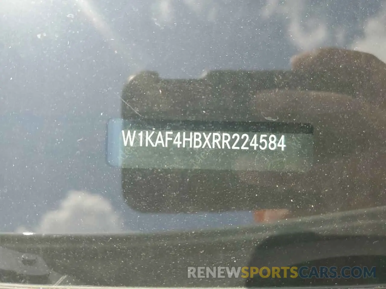12 fotografías del automóvil dañado W1KAF4HBXRR224584 MERCEDES-BENZ C-CLASS 2024