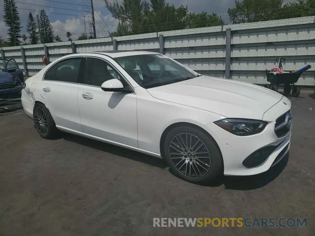 4 fotografías del automóvil dañado W1KAF4HBXRR224584 MERCEDES-BENZ C-CLASS 2024