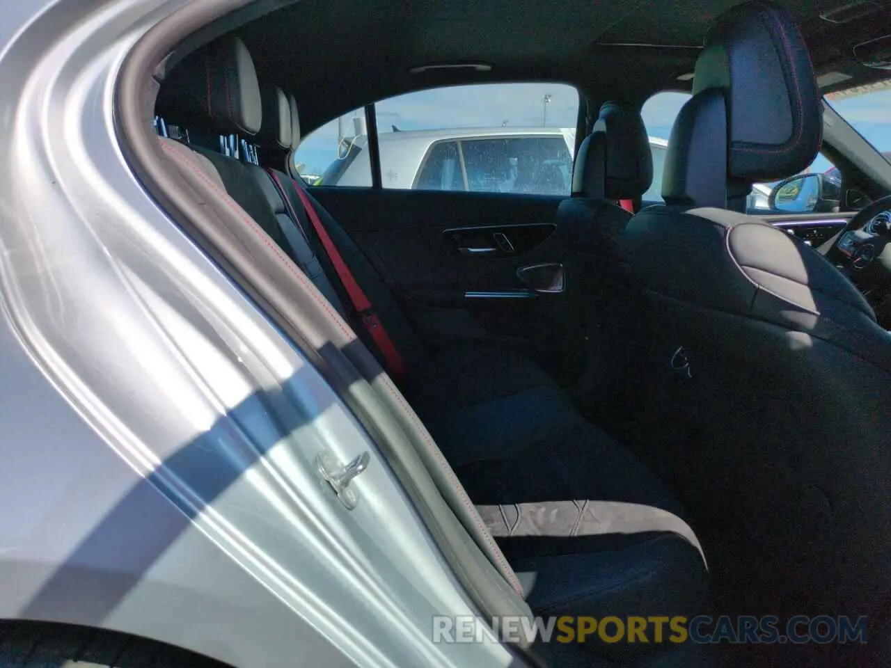 10 fotografías del automóvil dañado W1KAF8HB9RR191889 MERCEDES-BENZ C-CLASS 2024