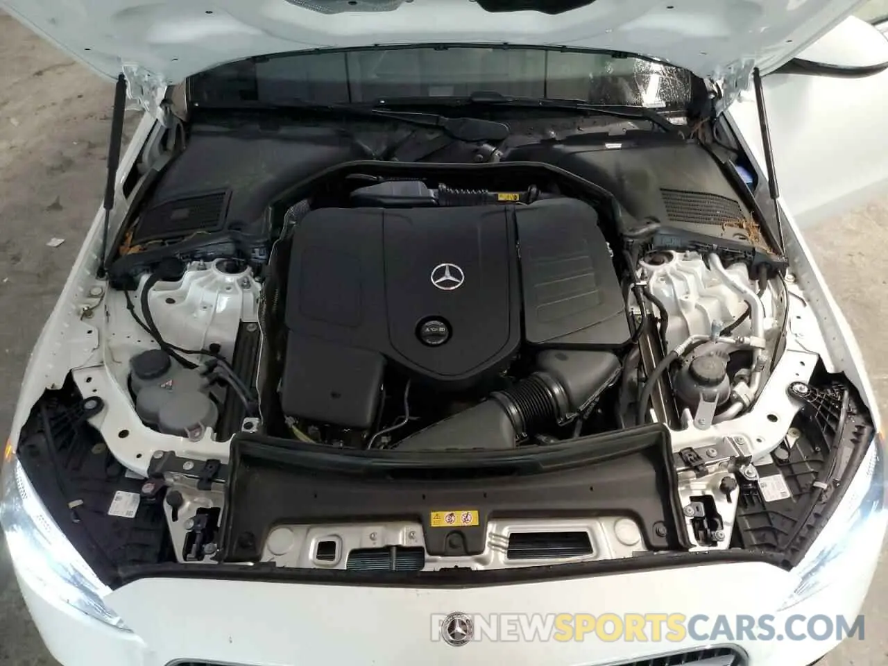 11 fotografías del automóvil dañado W1KAF4GB5SR238853 MERCEDES-BENZ C-CLASS 2025