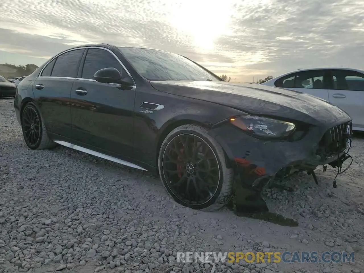 4 fotografías del automóvil dañado W1KAF8AB7SR245299 MERCEDES-BENZ C-CLASS 2025
