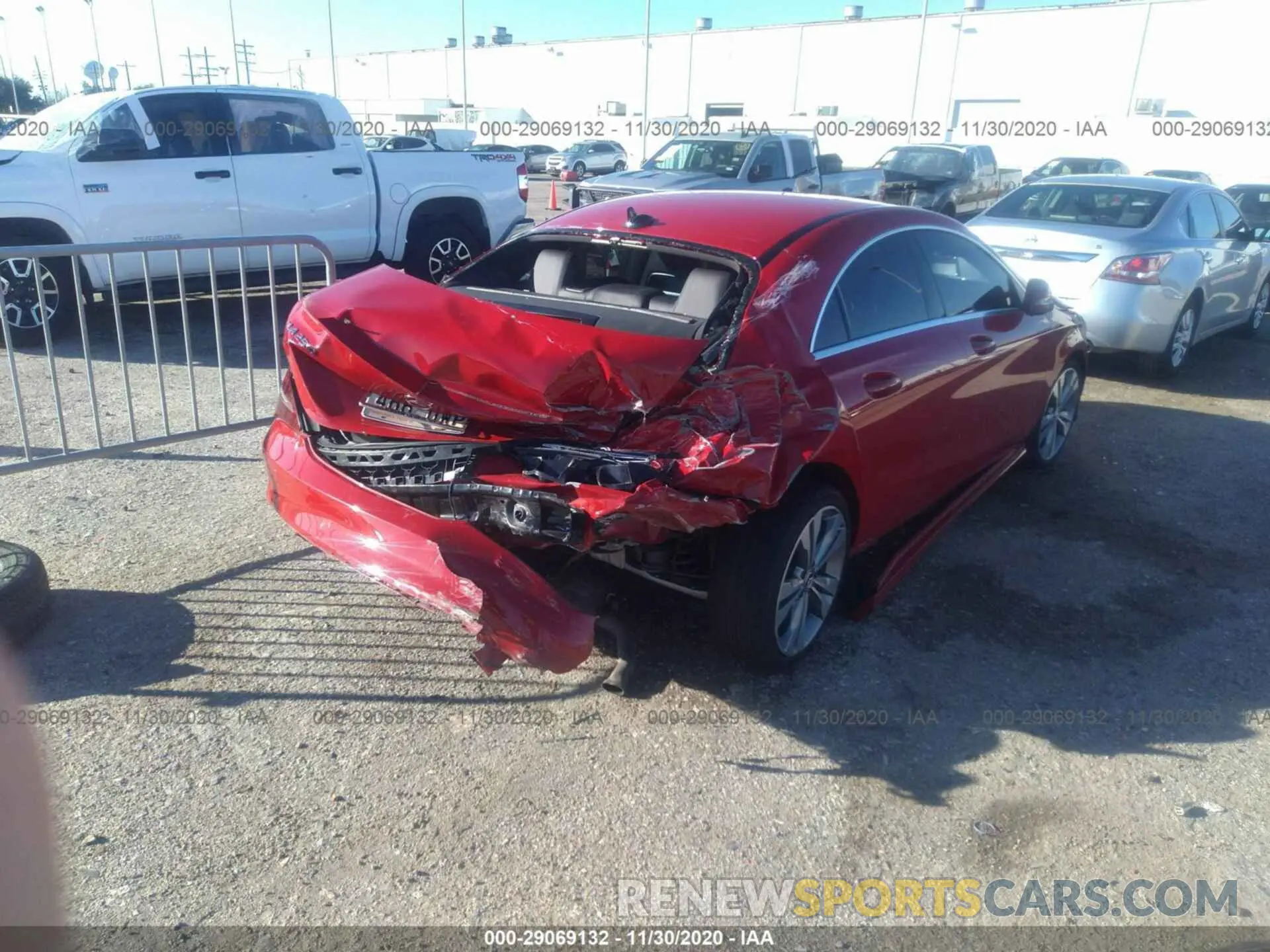 4 fotografías del automóvil dañado WDDSJ4EB1KN758187 MERCEDES-BENZ CLA 2019