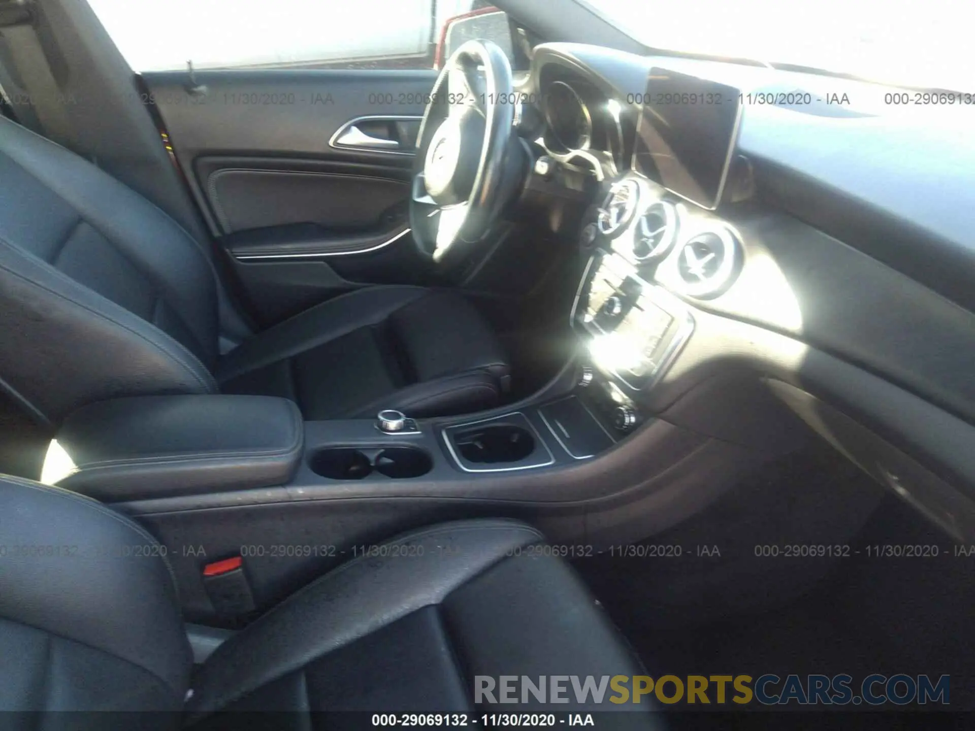 5 fotografías del automóvil dañado WDDSJ4EB1KN758187 MERCEDES-BENZ CLA 2019
