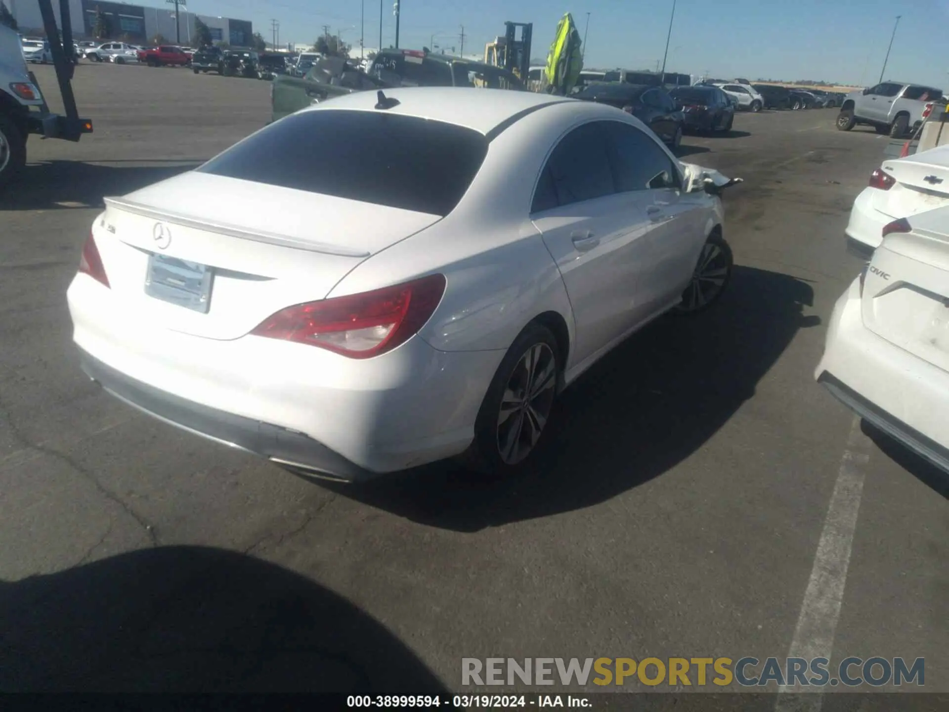 4 fotografías del automóvil dañado WDDSJ4EB2KN704736 MERCEDES-BENZ CLA 2019