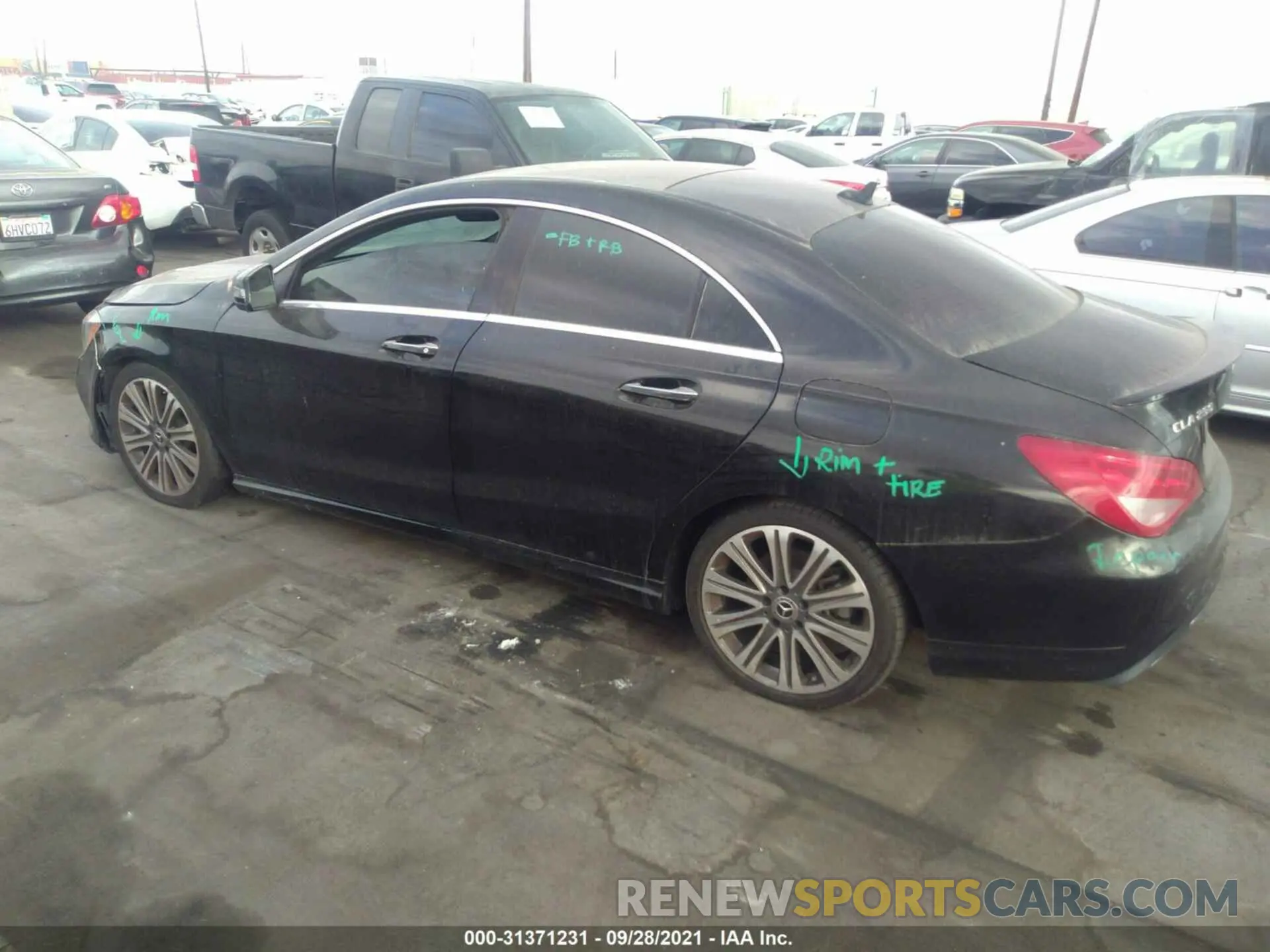 3 fotografías del automóvil dañado WDDSJ4EB6KN721622 MERCEDES-BENZ CLA 2019