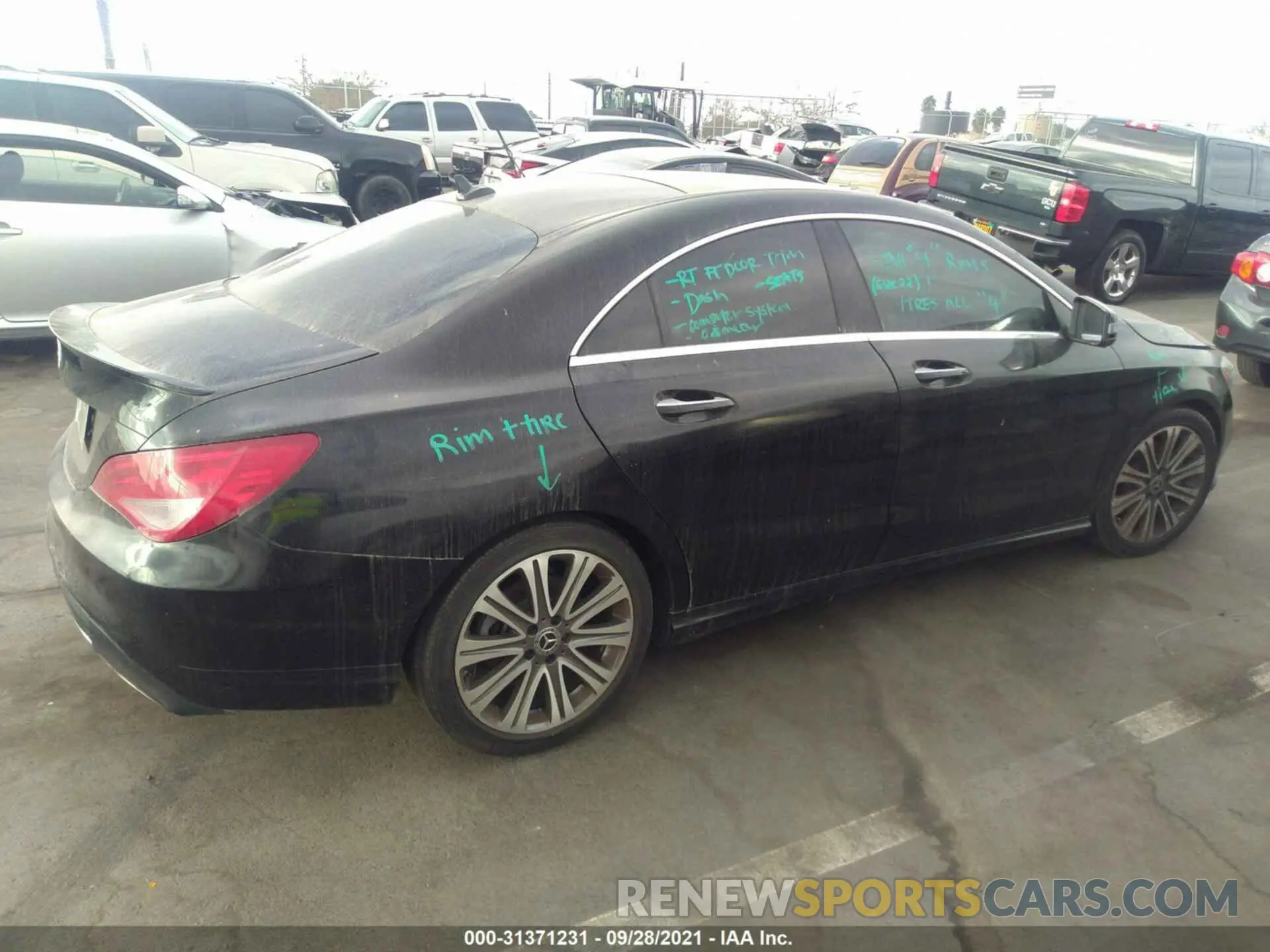 4 fotografías del automóvil dañado WDDSJ4EB6KN721622 MERCEDES-BENZ CLA 2019