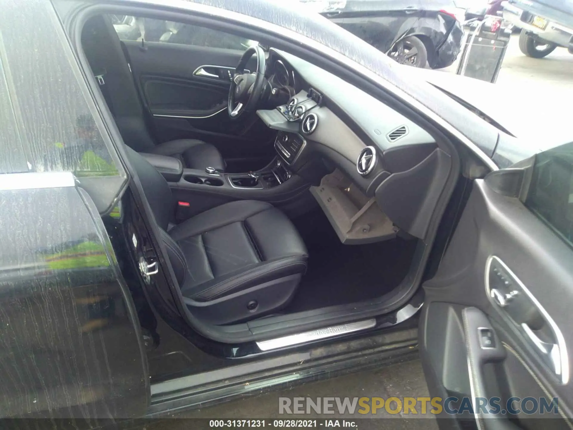 5 fotografías del automóvil dañado WDDSJ4EB6KN721622 MERCEDES-BENZ CLA 2019